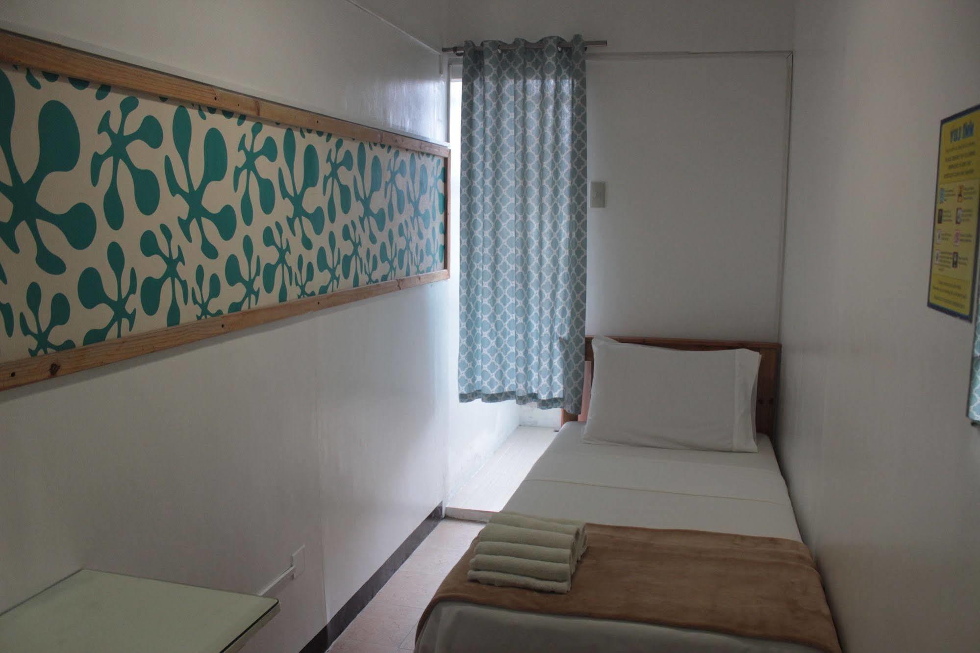 Yuj Inn - Quezon City Buitenkant foto