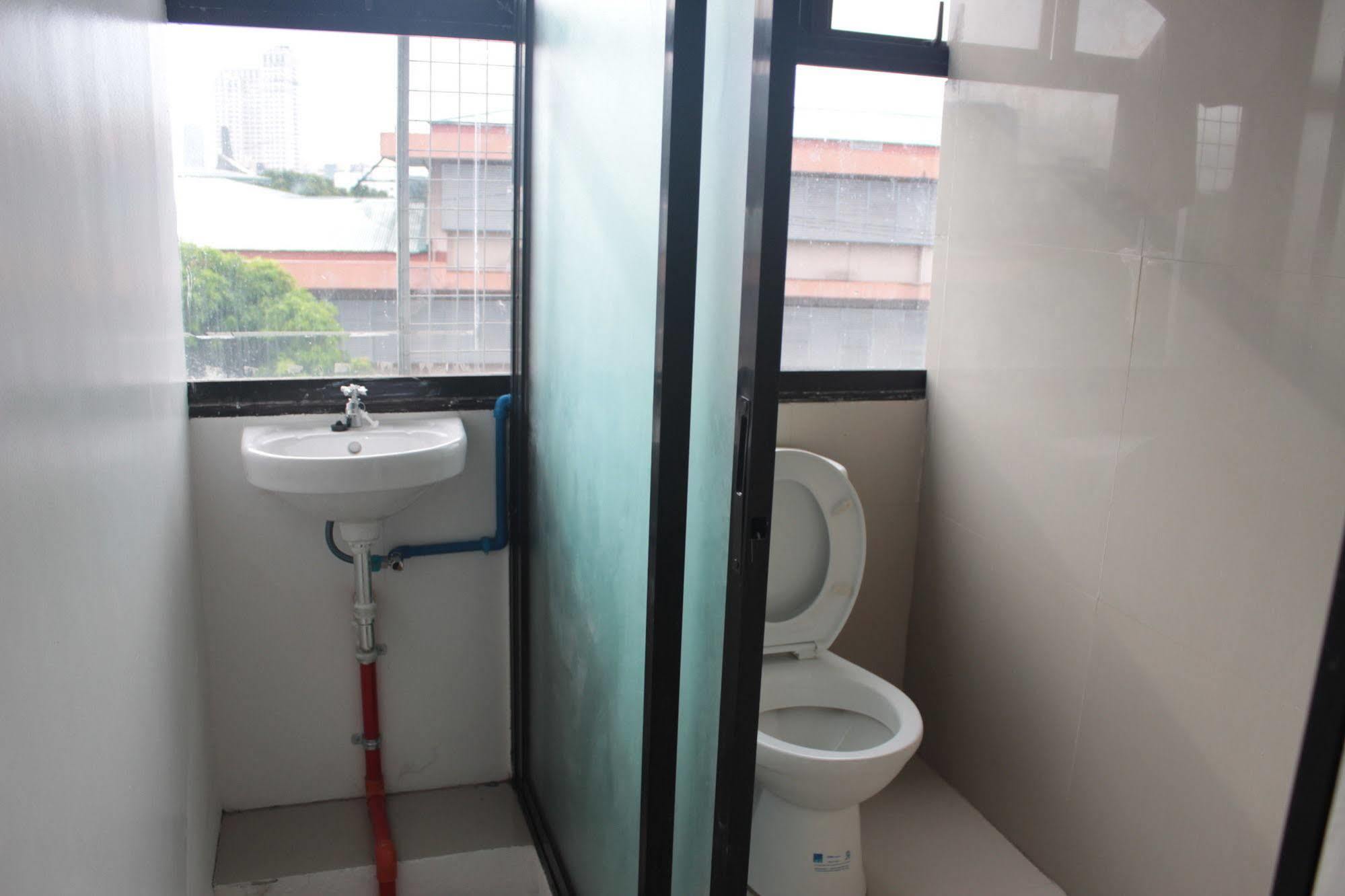 Yuj Inn - Quezon City Buitenkant foto