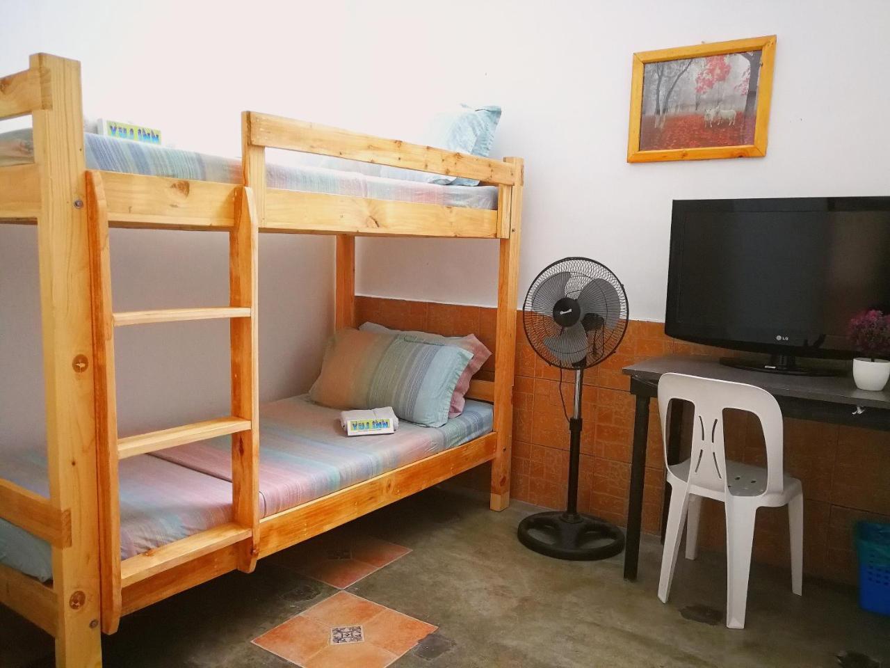Yuj Inn - Quezon City Buitenkant foto