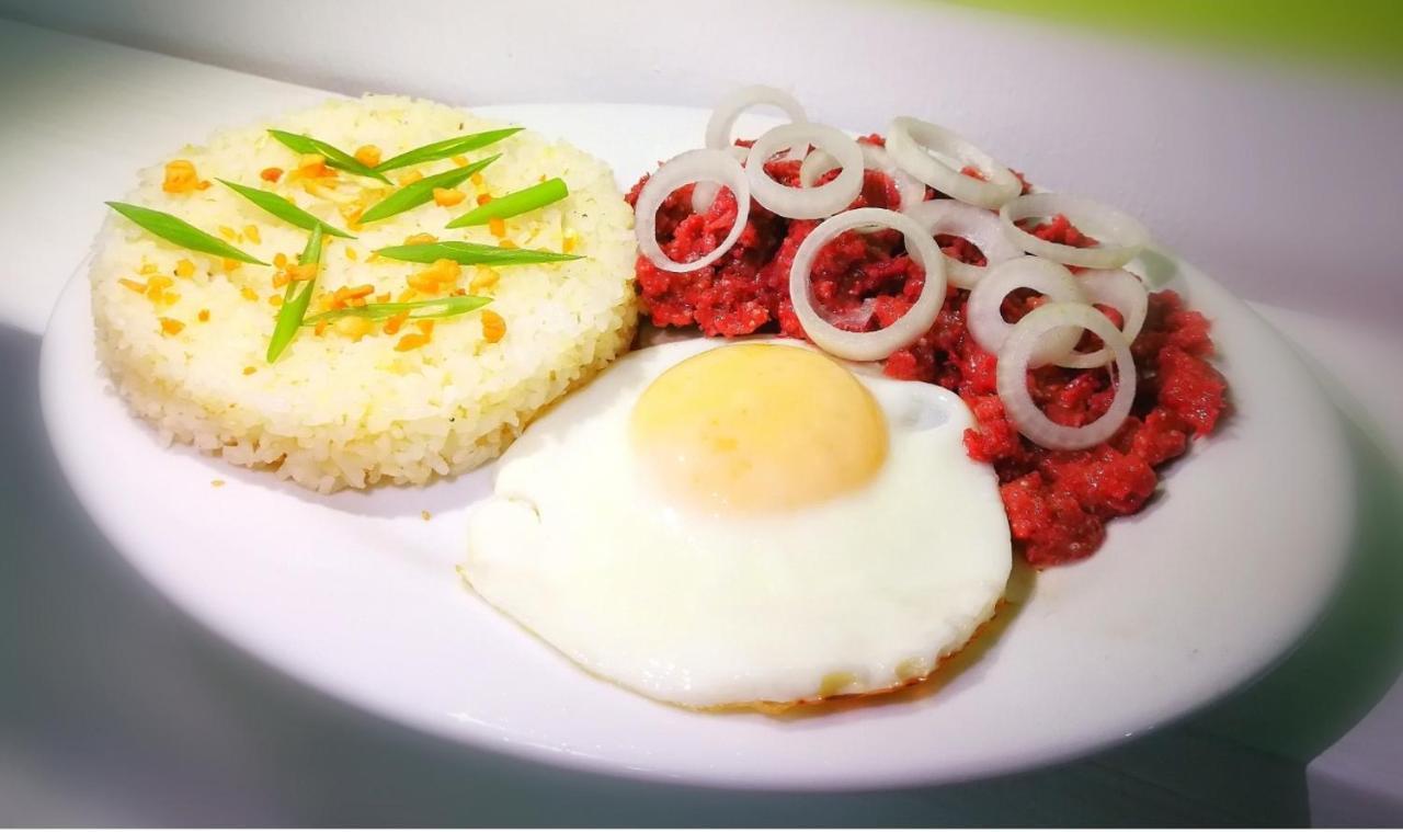 Yuj Inn - Quezon City Buitenkant foto