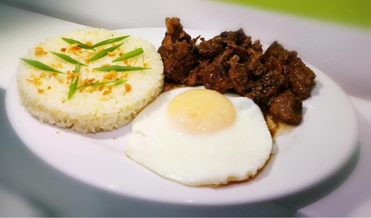 Yuj Inn - Quezon City Buitenkant foto
