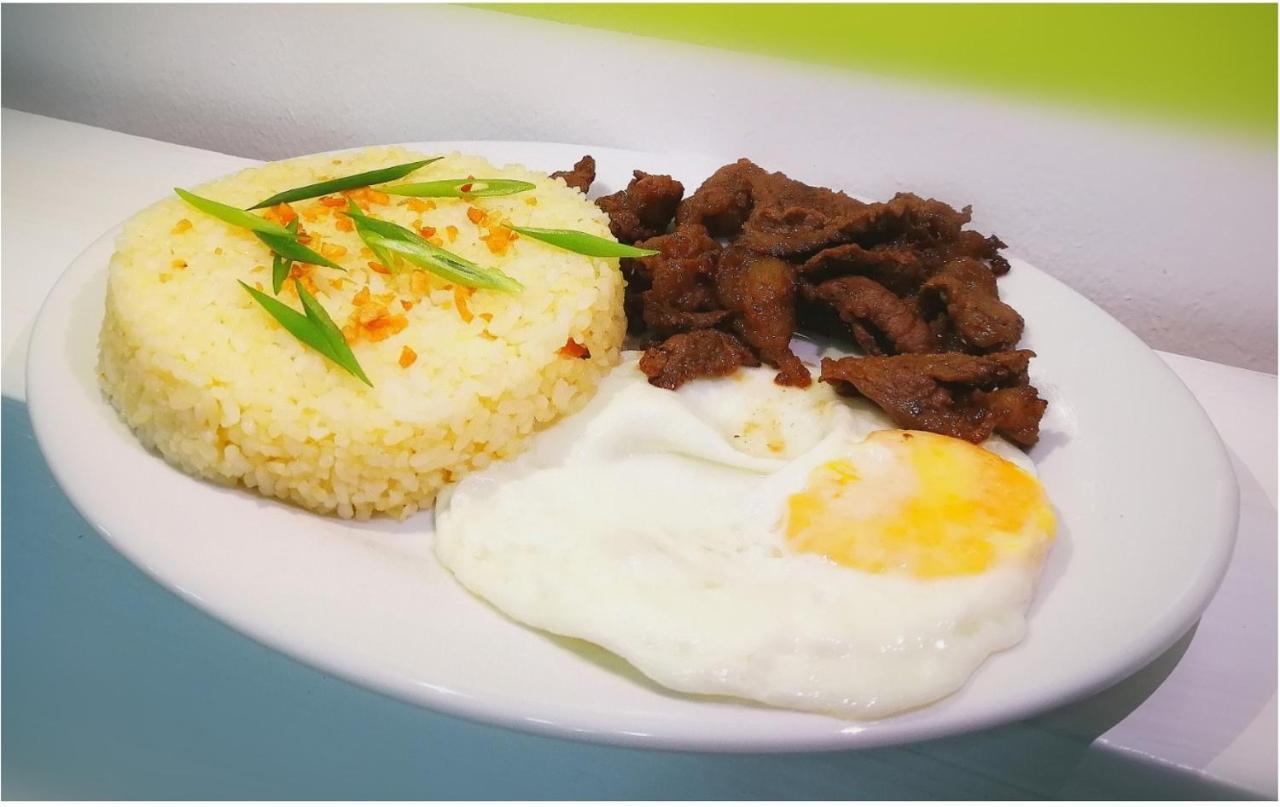 Yuj Inn - Quezon City Buitenkant foto