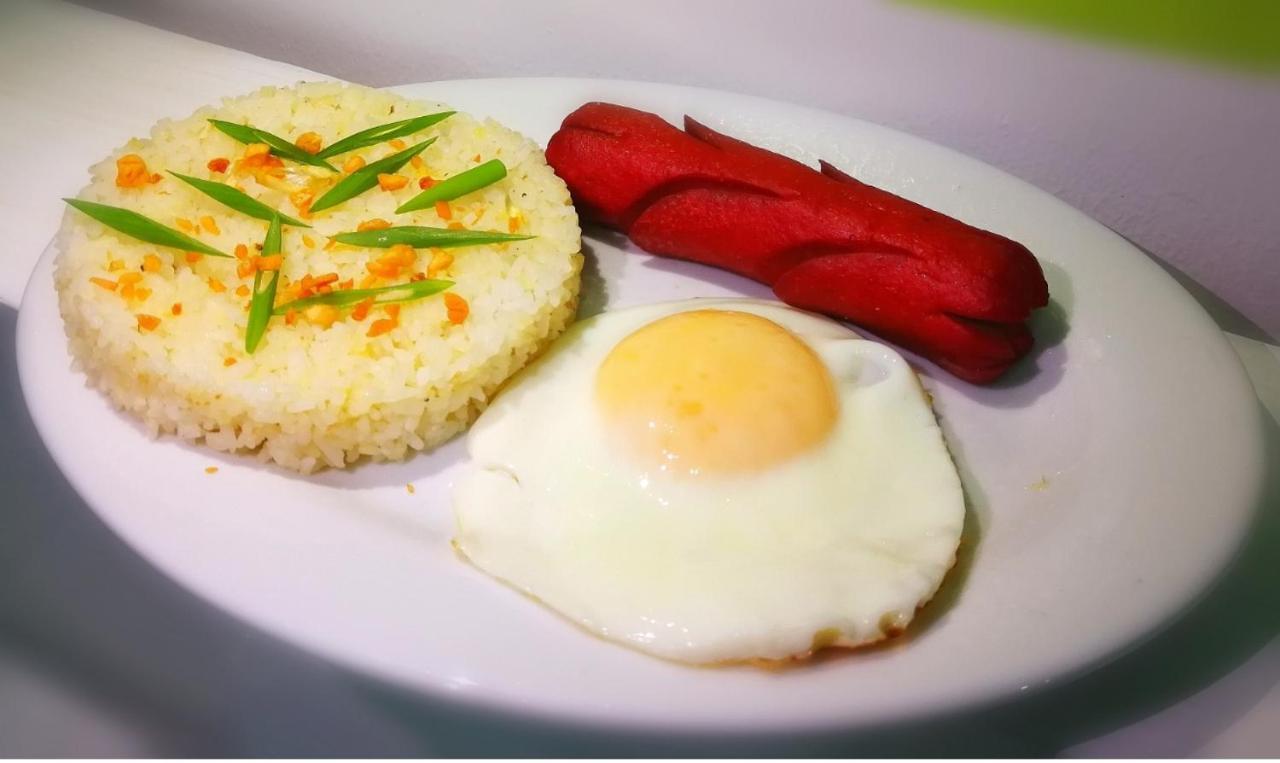 Yuj Inn - Quezon City Buitenkant foto
