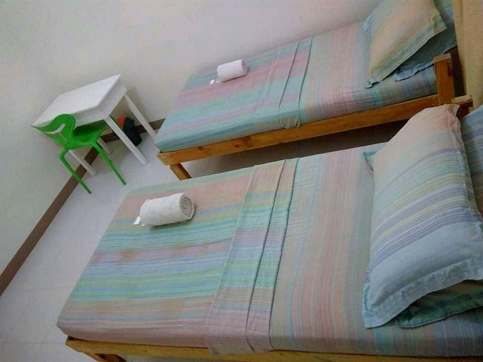 Yuj Inn - Quezon City Buitenkant foto
