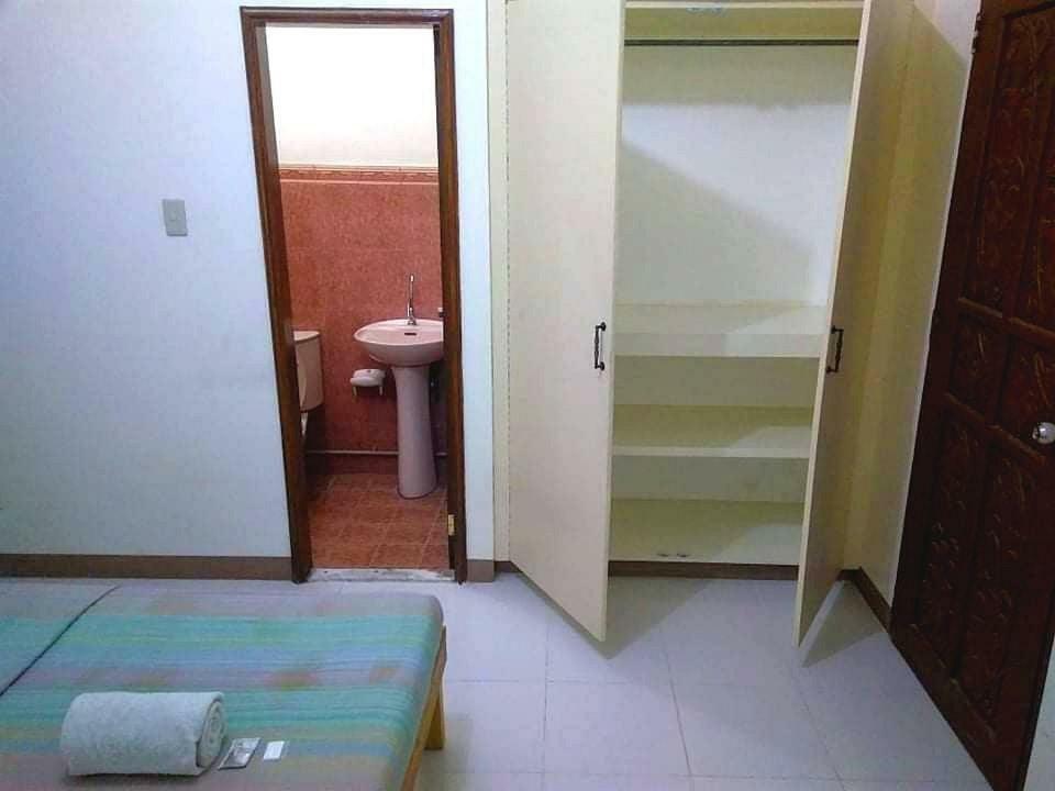 Yuj Inn - Quezon City Buitenkant foto